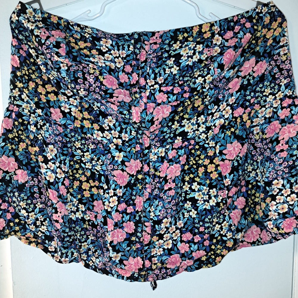 Torrid Black Floral Strapless Top